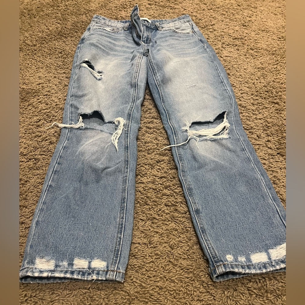 Distressed cropped jeans - Picture 3 of 11